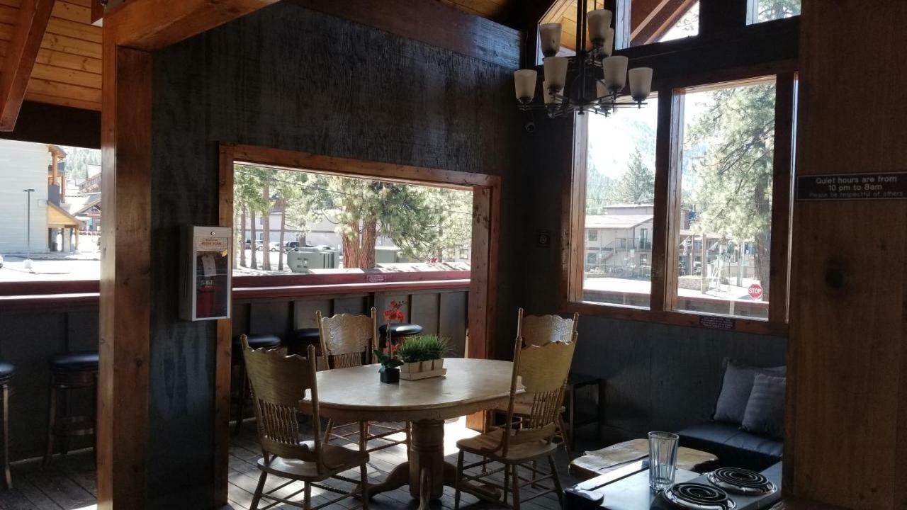 Gondola Tahoebeach Club *